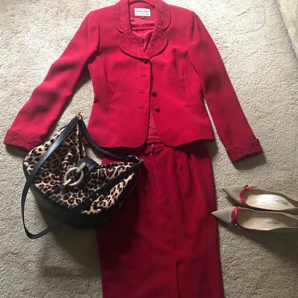 Albert Nipon Dresses & Skirts - Gorgeous Albert Nipon 2pc Suit